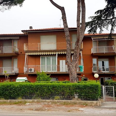 Apt. 7 - Villa Dei Pini Ameglia Bagian luar foto